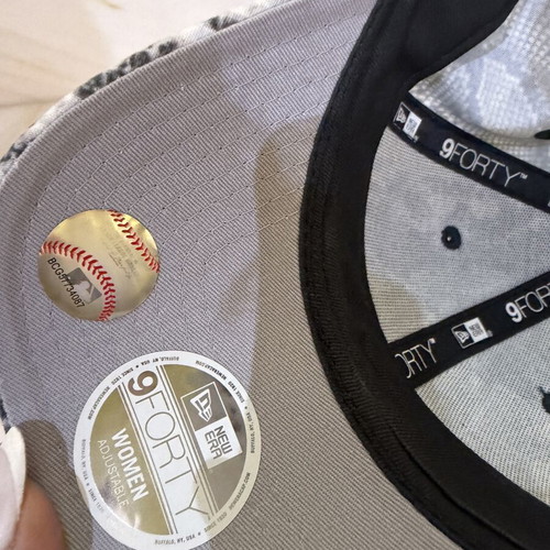 New Era baseball cap with animal print