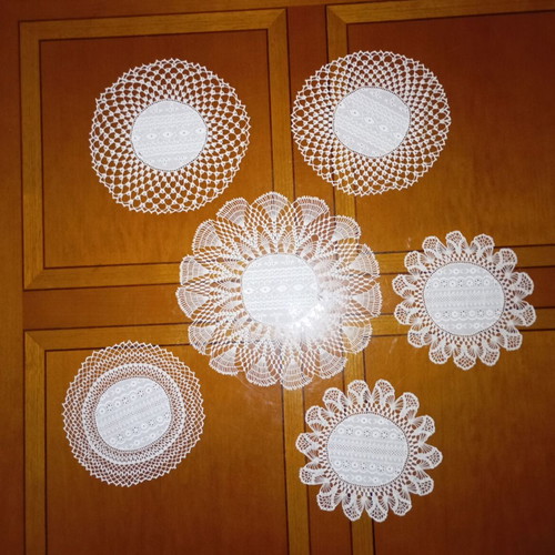 Doilies like new