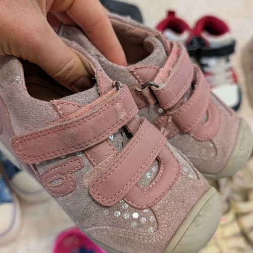 Children's shoes used, sizes 23-25, box set