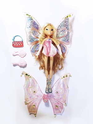 Winx Club Glam Magic Enchantix Flora doll used with accessories