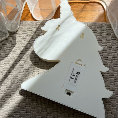 Unicorn-shaped lamp like new with batteries