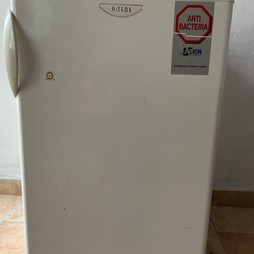 Pitsos Mini Fridge used, works properly