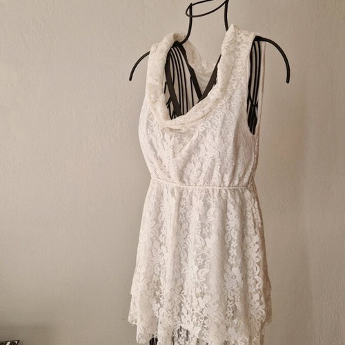 Sleeveless top with lace like new, white, size L