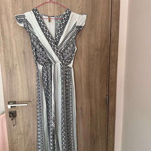 One-piece jumpsuit like new with elastic waist, size M