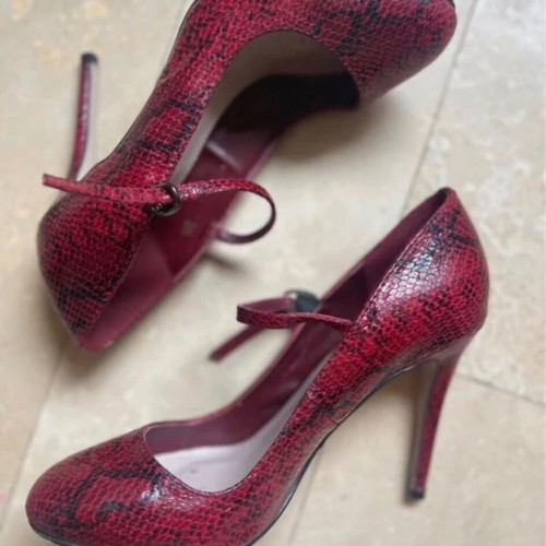 Mary Jane red snake print leather heels like new, size 37