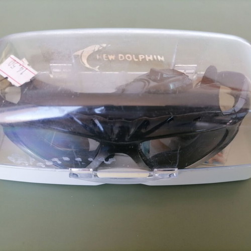 New Dolfin snorkeling mask black silicone straps