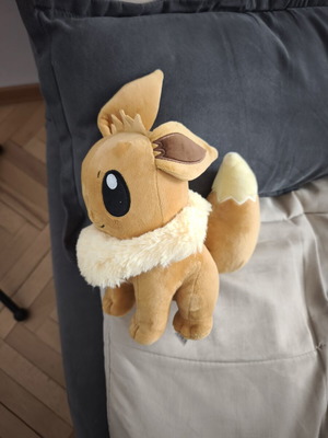 Pokémon Eevee plush toy like new, original collectible