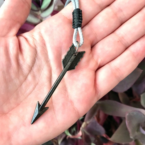 Men's Necklace with Metal Arrow Pendant on Grey Snake Cord new