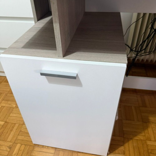 Desk like new in good condition