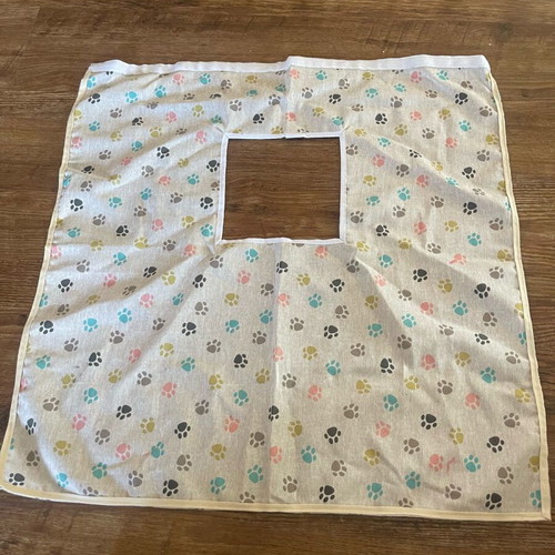Decorative curtain for children's bed used with scratches