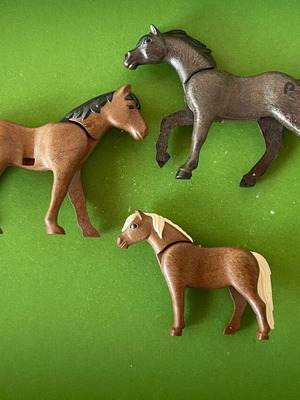 Playmobil pony horses like new
