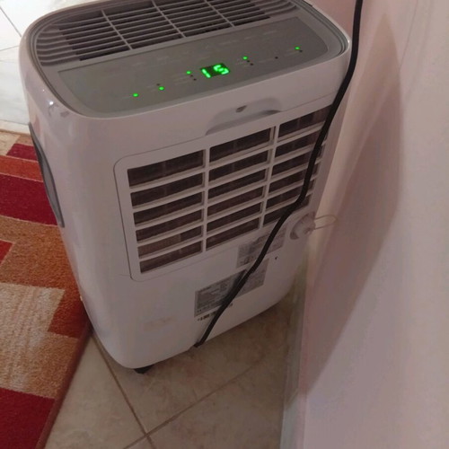 Dehumidifier 35 L like new, ideal for large spaces