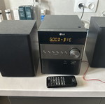 LG HiFi system like new with remote control