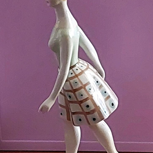 Vintage porcelain figure Hollóháza "Mannequin" like new, 60s