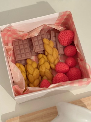 Wax melts new, 3 scents lacta, chestnut tsoureki, strawberry
