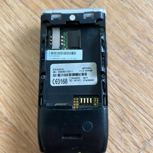 Motorola W375 like new black phone with up to 7.9 MPixel camera