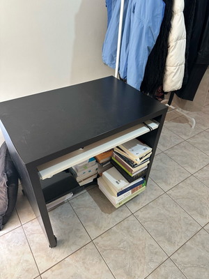 Γραφείο σαν καινούργιο σε σκούρο καφέ και λευκό