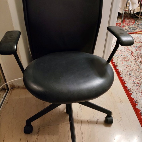 Leather office chair like new