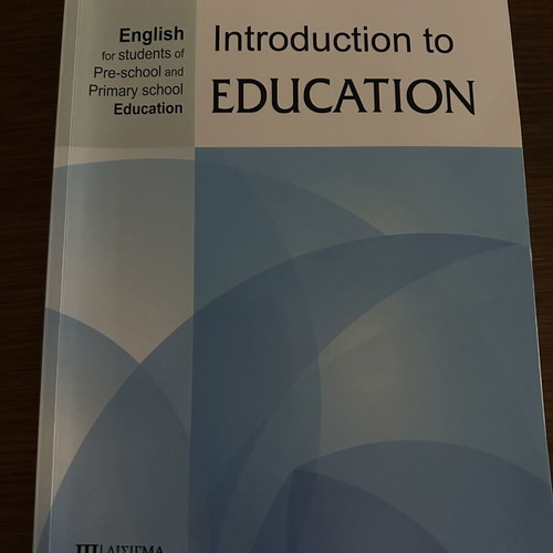 Introduction to Education book like new, English language