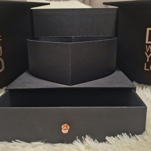 Box with compartments like new, black, ideal for jewelry