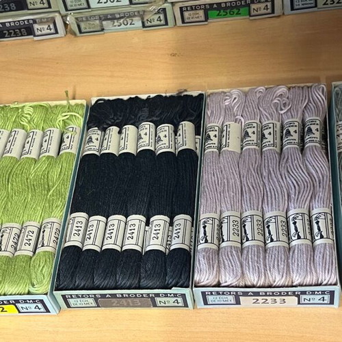 Mouline thread packs set 100, like new