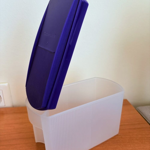 Tupperware Eidgenosse 1L food storage container used, purple lid