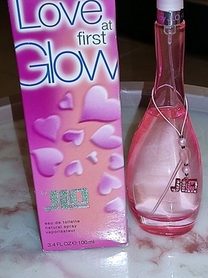 Love At First Glow Κανονικό άρωμα 100 ml καινούργιο by J LO