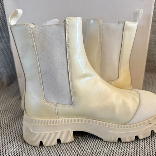 Calvin Klein Chunky Combat Chelsea Boots Size 39 Like New, White
