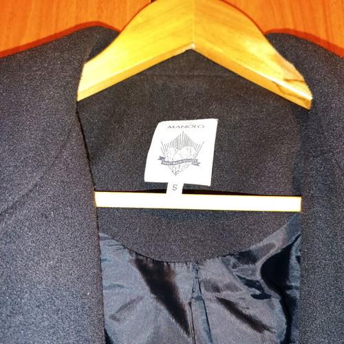 Manolo outerwear black like new, comfortable fit, size S
