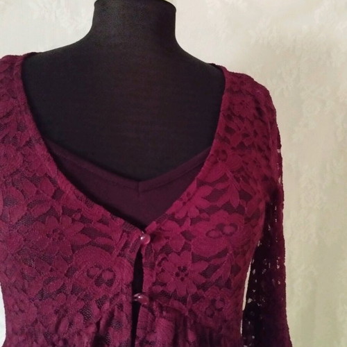 Attrattivo lace long-sleeve dress like new, burgundy