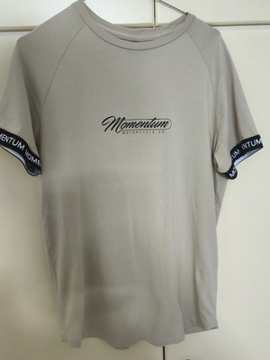 Men's beige T-shirt with printed details