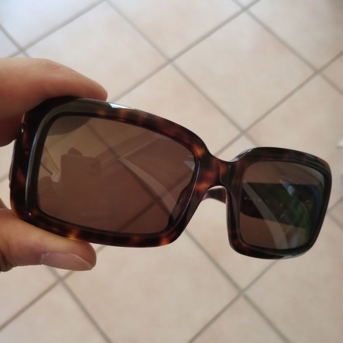 Genny sunglasses like new, brown with case