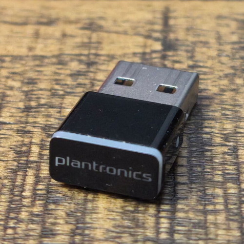Plantronics Voyager Focus UC B825-M Bluetooth ANC headset like new