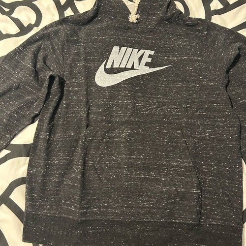 Nike women's hoodie with pockets like new