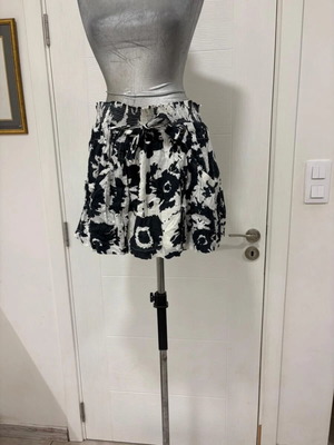 DKNY skirt size L black and white cotton like new