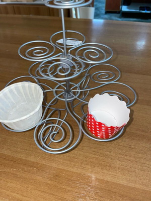 Cupcake stand 14 slots metal new