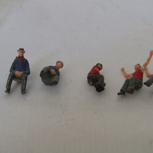 Subbuteo 5 painted spectators used