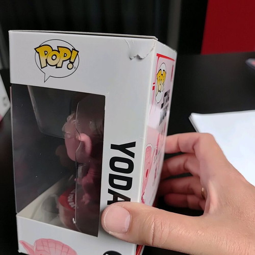 Funko Pop! Star Wars Yoda (pink) like new