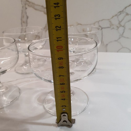 Stemmed ice cream glasses set of 4 like new