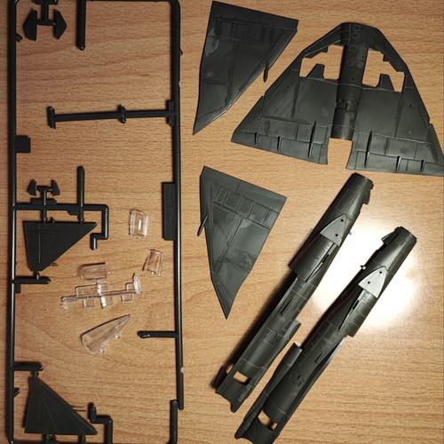 Viggen Swedish Air Force 1/72 Heller model like new