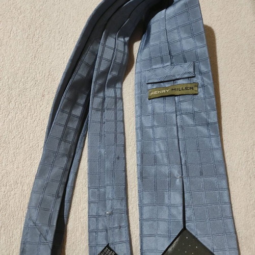 Blue patterned silk tie like new