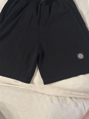 Bermuda shorts like new, size L, black