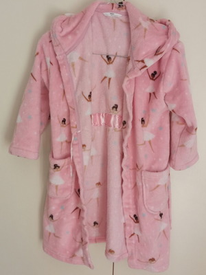 M&S children's robe for girl 6-7 years like new, pink