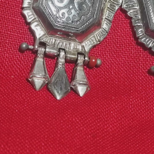 Silver traditional earrings like new with ruby granules