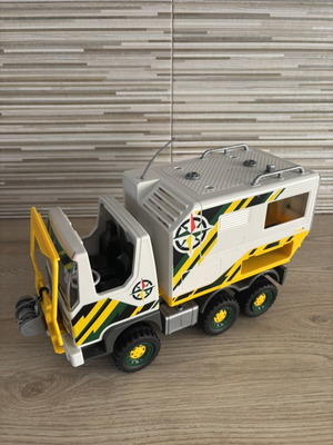 Playmobil Wild Life Exploration Vehicle used