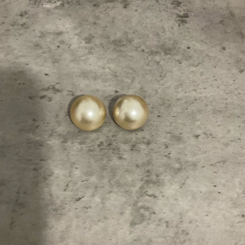 Clip-on pearl earrings like new, fashion jewelry