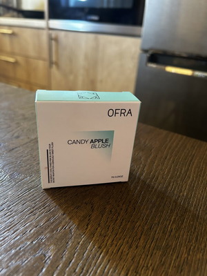 Ofra Candy Apple Blush new in box