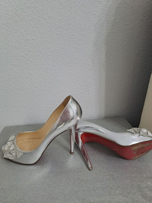 Γόβες Christian Louboutin ασημί σαν καινούργιο