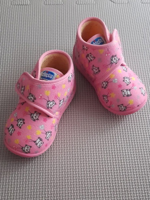 Chicco baby slippers with flexible ergonomic sole