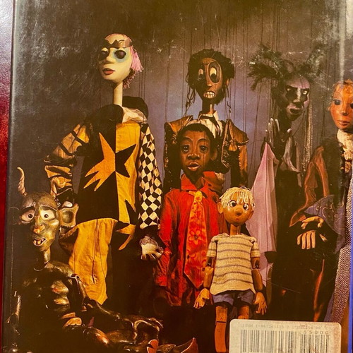 Puppets and puppet theatre David Currell used, English